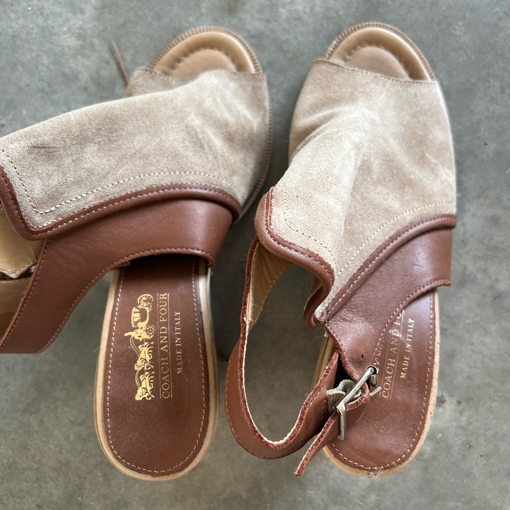 Coach and Four Women's Brown and Cream Mules